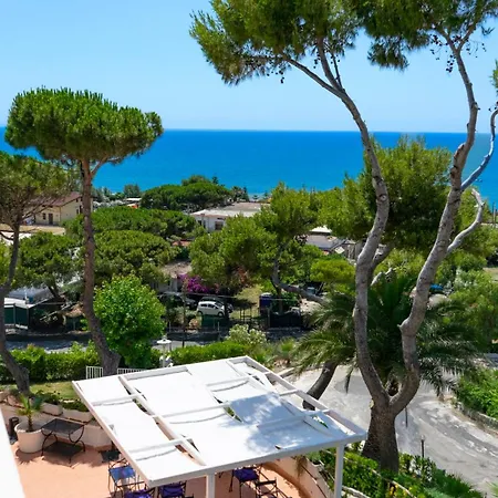 فندق Sinuessa Terme 3*