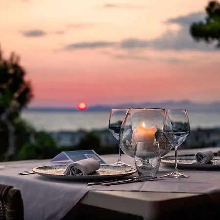 Sinuessa Terme 호텔 몬드라고네