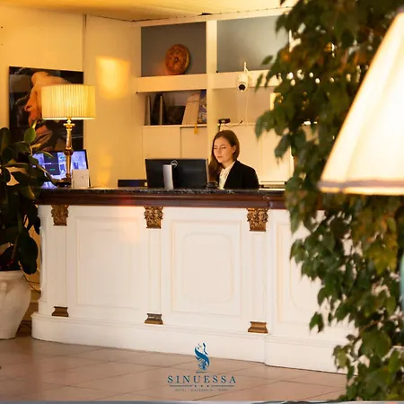 Sinuessa Terme 몬드라고네