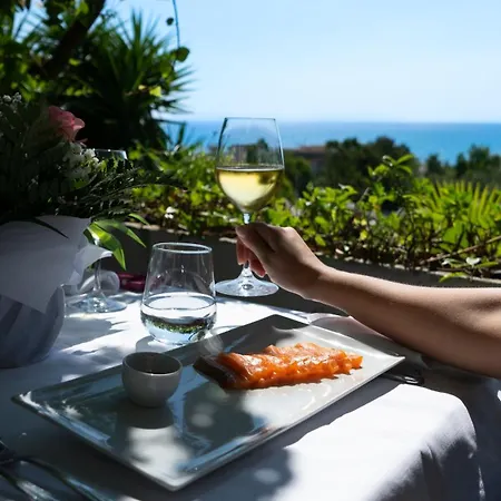 Sinuessa Terme 몬드라고네