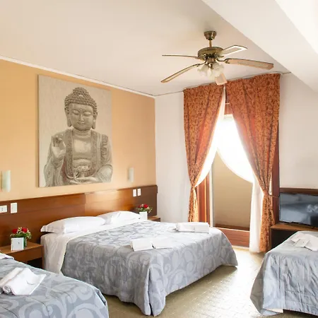 Sinuessa Terme 몬드라고네