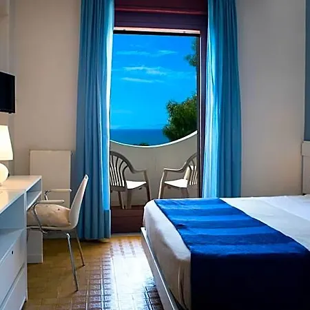 Sinuessa Terme موندراغوني