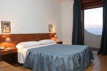Sinuessa Terme Hotel 3*